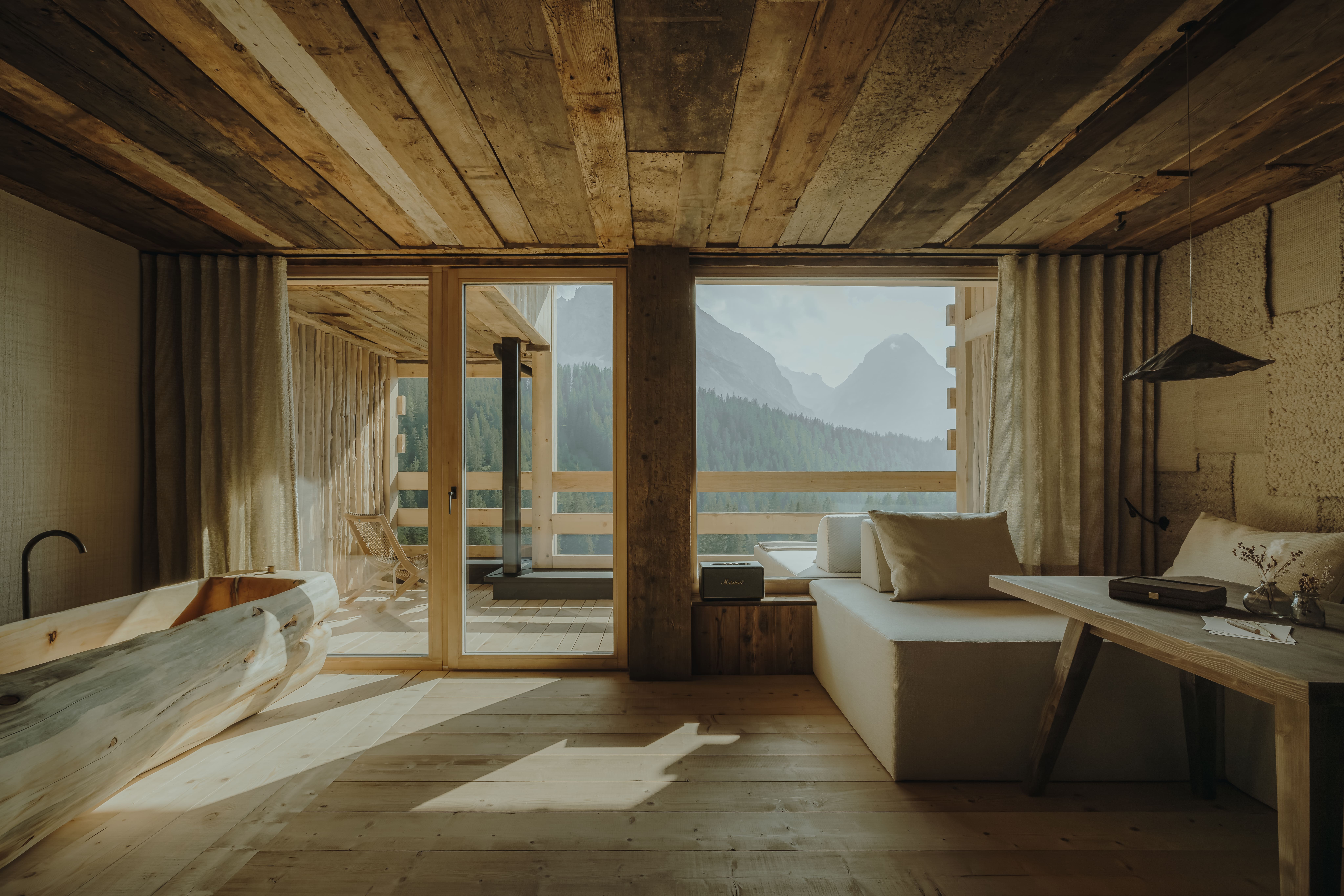 eriro Alpine Hide — Suite mit Panoramablick auf die umliegenden Berge